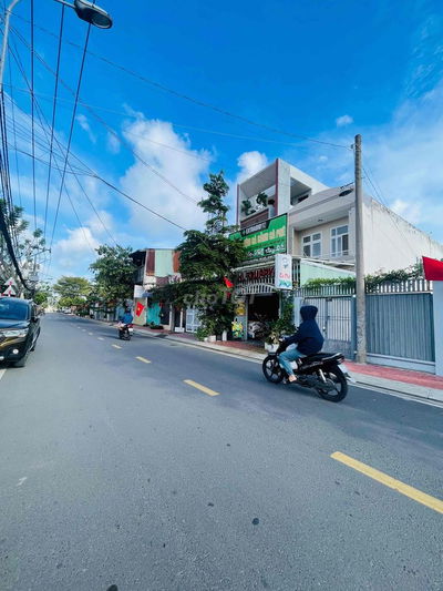 NHỈNH 40TR/M2 ,ĐẤT MT CÁCH VÀNH ĐAI II 200M - DÒNG TIỀN 20TR/T