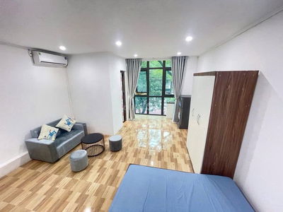 Căn studio 30m2 full đồ,phòng nhiều ánh sáng,oto đỗ cổng, khu Cầu Giấy