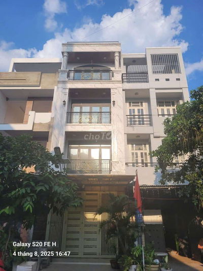 🧣Cho thuê nhà 1trệt 4lầu 5pn 5wc 1bếp Có than máy