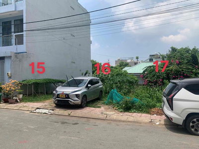 2 Nền Đất -  568 Lê Văn Việt  4.7 Tỷ/64M2