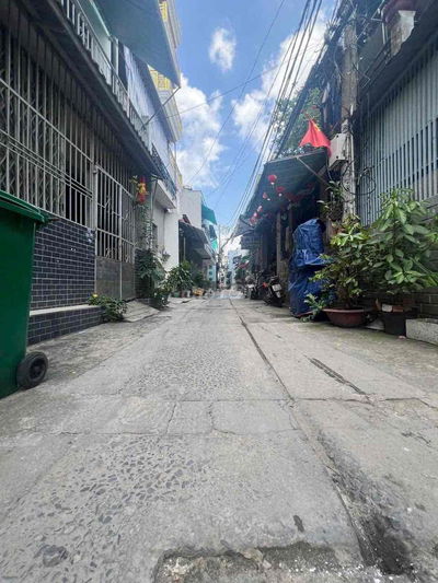 Cho thuê nhà Ao đôi bình Tán 2 tầng 2pn 2tolet hẻm xe hơi gia 9tr