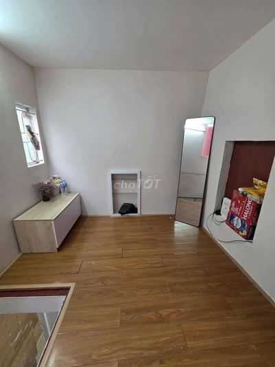 Gấp gấp hơn8trăm triệu,nhà 3tang, 2 ngủ,1WC