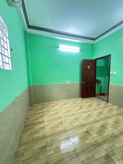 Nhà Trống 1 Phòng Tầng 1 Cho Thuê Bao Điện Nước
