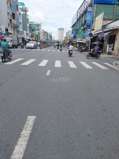 BÁN NHÀ TRUNG TÂM. QUẬN. 11