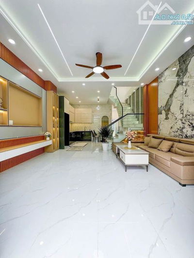 Bán nhà ngay Lê văn Sỹ, Phú Nhuận. Giá, 2 tỷ 512tr, sổ hồng riêng, kết cấu 1 trệt 1 lầu