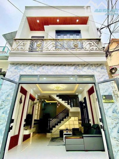 Bán nhà ngay Bắc Hải, Tân Bình. Giá: 2 tỷ 412tr, Sổ hồng riêng, đường ô tô 6m