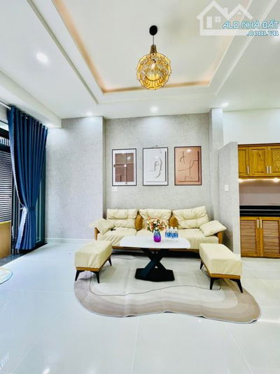 Nhà 2 tầng, 69m2 ngay Tô Hiến Thành, Quận 10. Giá: 3 Tỷ 410 triệu. SHR, hẻm ô tô 5m