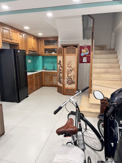 Nhà nguyên căn 4 tầng, 4x8m HXH 183 Hoàng Hoa Thám, 18tr