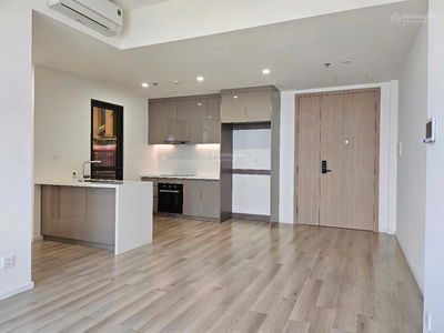 Nhà mới 100%, giá chỉ 4.6 tỷ (all in) - Căn góc vuông vức với view hồ bơi tại Masteri Centre Point