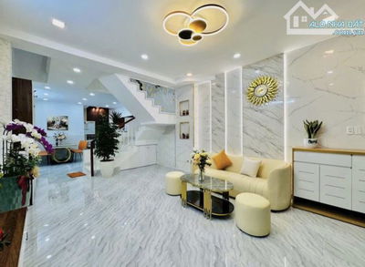 Bán ngay căn nhà Hoàng Việt, Tân Bình/ DT 63,2m2/ Giá 2 Tỷ 730Tr/ SHR/ Hẻm OTO 5,5m