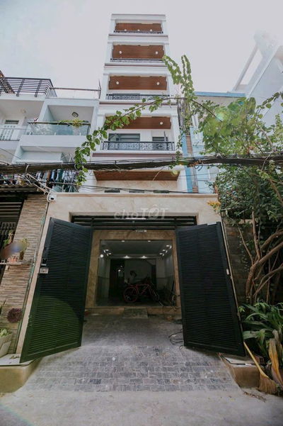 🏢 tòa nhà chdv ( thang máy) xe hơi đậu ngay nhà 17 phòng có HĐT:100tr
