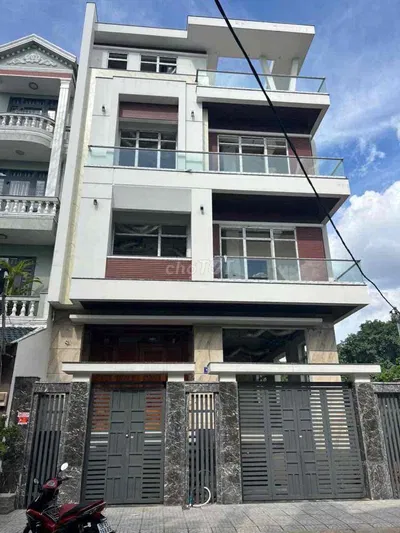 Bán gấp toà nhà 5 tầng ngang 10m sát Bờ Sông Tham Lương