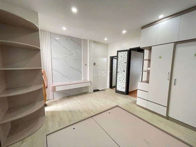 HÀNG HIẾM! Phố Nguyễn Văn Linh 31m× 5tầng.Mt 4,8m.Thoáng. Giá hơn 7tỷ