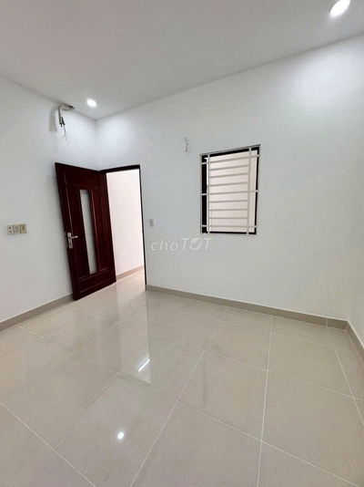 Bán nhà HXH Quận 8 cách 10m 2 tầng mới Âu Dương Lân giáp Quận 1 ở ngay