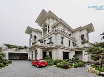 BÁN BIỆT THỰ TO BỰ CẠNH ĐẠI LỘ THĂNG LONG – NỘI THẤT TINH SẢO GỖ NHÓM 1 – CHỈ NHỈNH 13 TỶ