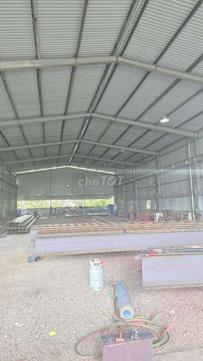 Cho thuê xưởng Dương Công Khi.Hóc Môn. 19x75.Có PCCC. Xưởng hoàn công