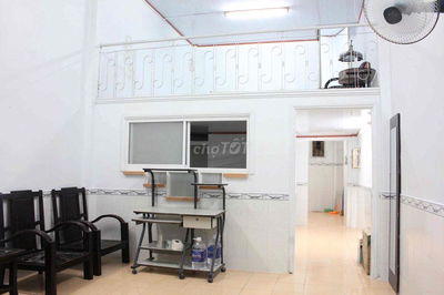 Nhà Nguyễn Thị Tần P.1 Q.8 . DT: 4,1m * 11m.SHR.Trệt.Lửng.2PN. 4,5 tỷ