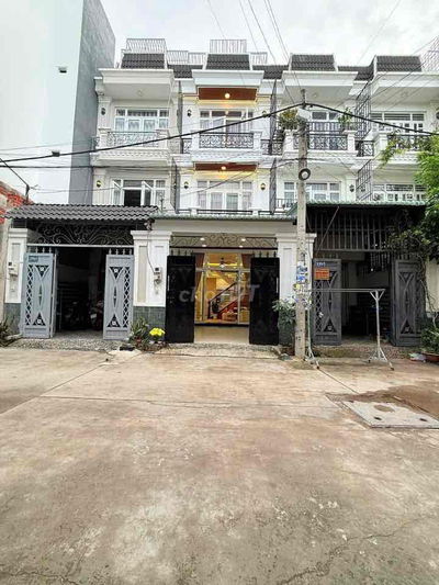 Nhà ở 60m2 ngay trường trần hưng đạo thạnh lộc 29 q.12