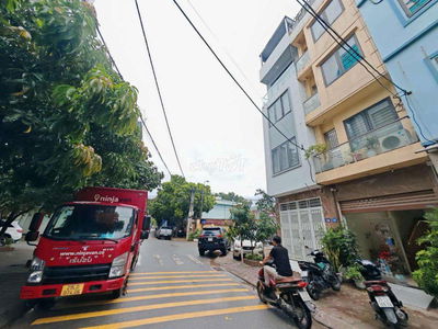 Bán nhanh nhà phân lô Đông Ngạc (Đông Thắng) 40m² x 6T chỉ 13.2 tỷ.