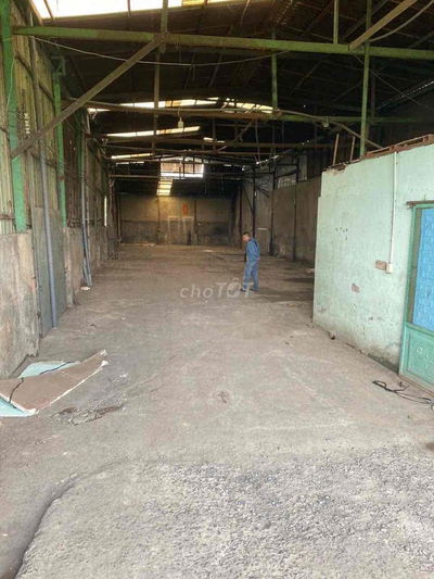 Cho Thuê kho 12tr/th Dt:9x34 ( trần kho cao , có 3fa , văn phòng)  1/