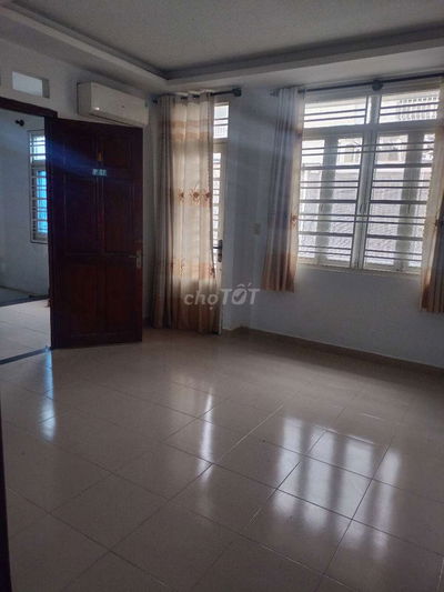 PHÒNG CHO THUÊ Máy Lạnh ngã Tư Chợ Cầu Quang Trung