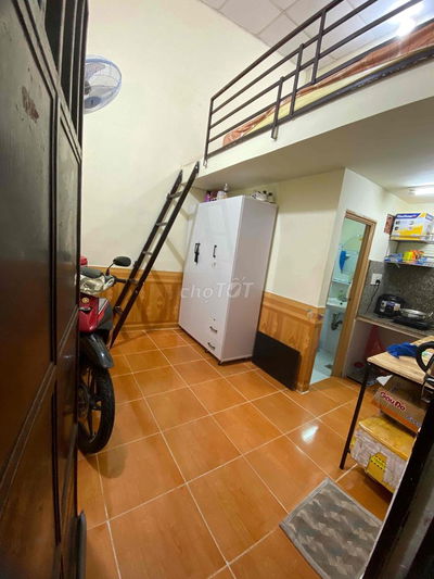 Cho thuê phòng trọ có máy lạnh, điện nước giá nhà nước