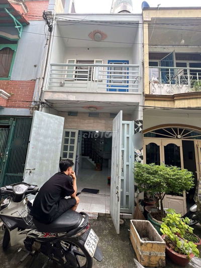 6tr chốt cọc 1thang nhà 3×10 1lầu đúc 2pn1wc ban công phơi đồ hẻm 4m