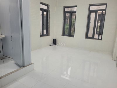 Cho thuê phòng trọ 25m giá 2.5tr gần trường ĐH Tài chính Marketing.
