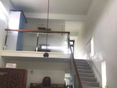 cho thuê nhà mặt tiền có đất làm vườn