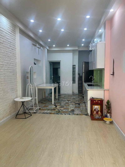 nhà 2 PHÒNG NGỦ 3X10 NGUYỄN BIỂU. ĐỦ NỘI THẤT