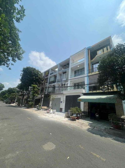 Bán 2 lô đất MT đường Bình Phú, 8 x 23m, phường 10, Quận 6.