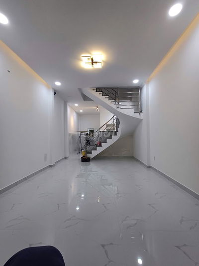 Nhà đẹp giá rẻ LẠC LONG QUÂN 4 tầng BTCT vào ở ngay chỉ 6 Tỷ