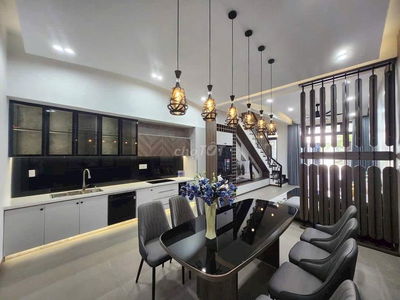 Cho thuê nhà 2 tầng k550 Điện Biên Phủ, 3PN dtsd160m2 nhà đẹp