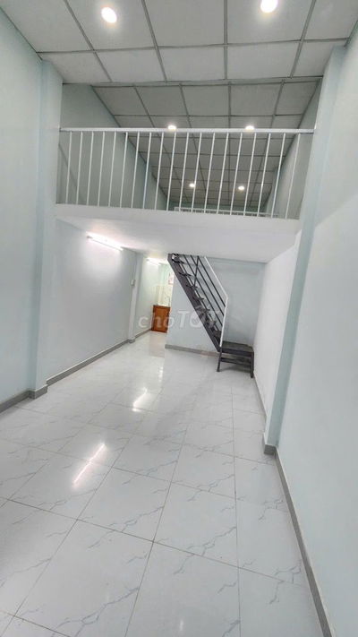 HẺM XE HƠI THẲNG MỘT TRỤC PHAN VĂN HÙM ~ 35m2 - SHR - GIÁ HƠN 2 TỶ