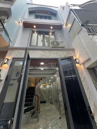 Cho thuê nhà mới Trần Bình Trọng, Q5 – 5PN, 3WC, full NT – 18 triệu/th