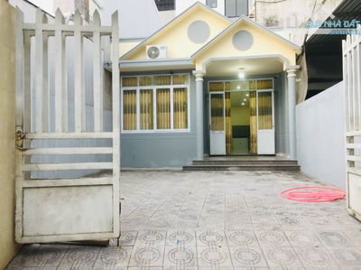 Cho thuê nhà 120m2 kiệt ô tô Hàn Mặc Tử thông Phạm Văn Đồng, Huế gần cầu Vỹ Dạ