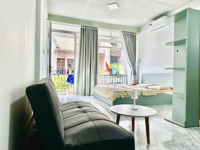 CĂN HỘ BAN CÔNG FULL NỘI THẤT GẦN LĂNG CHA CẢ - SÂN BAY