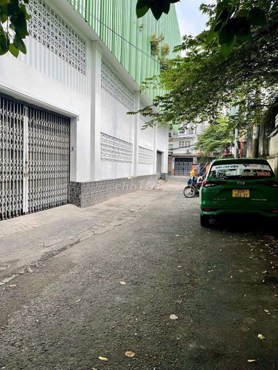 Hẻm xe hơi.Nguyễn T Thuật. F3. Q3. DT:6,3x16m.vuông vức.3 tầng.15,3ty