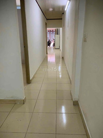 Mặt tiền chung cư Bàu Cát II, 68m2, đường Bế Văn Đàn