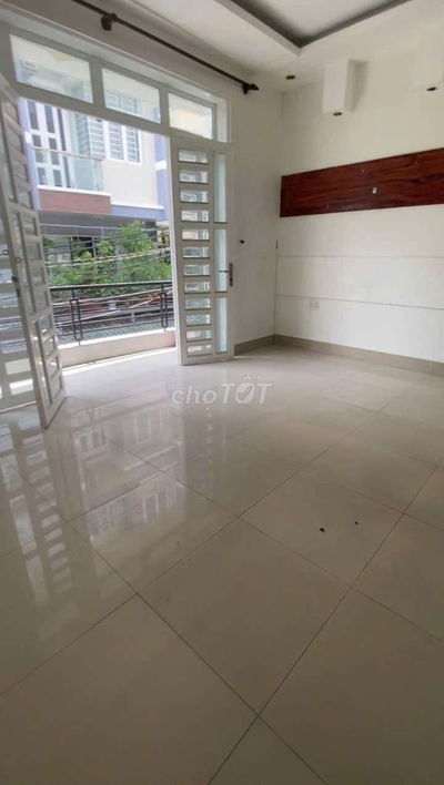 Chỉ cho nữ. Giờ tự do