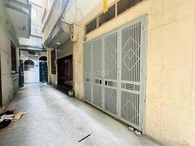LÔ GÓC 3 MẶT THOÁNG - CÁCH Ô TÔ 30M - SÁT HỒ - PHỐ VIP BA ĐÌNH - ĐẦU T