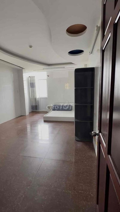 CHO THUE PHÒNG STUDIO CỬA SỔ THOÁNG MÁT NẰM GẦN ĐẠI HỌC VĂN HIẾN