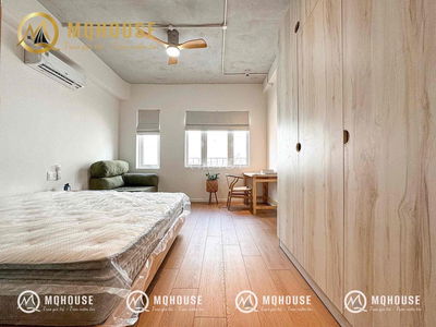 căn hộ ban công Quận 1_Bến Thành_tách bếp_đủ nội thất_thang máy