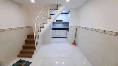 NHÀ ĐẸP Ở NGAY, QUẬN 2- THỦ ĐỨC, HẺM XE HƠI, CHỈ 2 TỶ 7