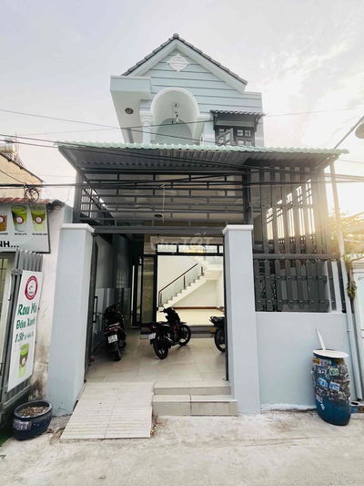 NHÀ SỔ Riêng 100m2 4 phòng ngủ đường thông ô tô