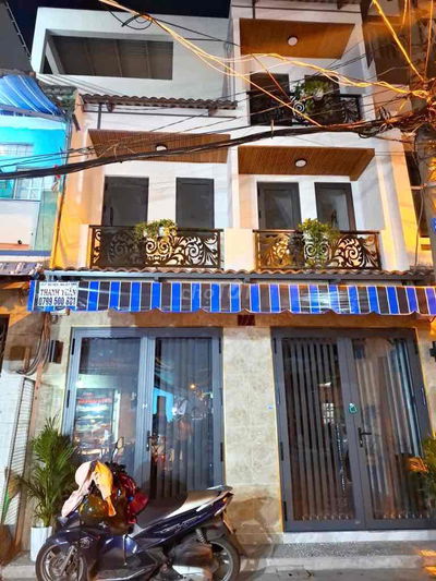 BÁN NHÀ 3 TẦNG - 30M2 - HẺM XE TẢI 8M - NGAY HUỲNH THIỆN LỘC - TÂN PHÚ