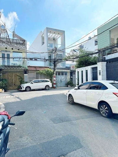 NHÀ BÁN HXH. NỠ HẬU 11M. PHAN VĂN TRỊ. P11. BT. DT 6,2M×17M. GIÁ 13 TỶ