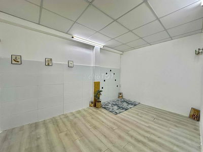 Phòng 15m2 thoáng mát sạch sẽ kế bxe miền Tây, Aeon, bv Triều An 1TR7