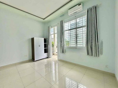 Cho thuê phòng trọ 35m2 gần làng đại học thủ đức