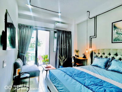 PHÒNG MỚI ĐẸP BAN CÔNG, THANG MÁY, MÁY GIẶT RIÊNG, ĐẦY ĐỦ NỘI THẤT.